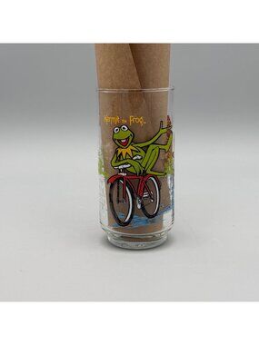 Great Muppet Caper Glass Kermit The Frog Riding Bike 1981 McDonalds Collectible